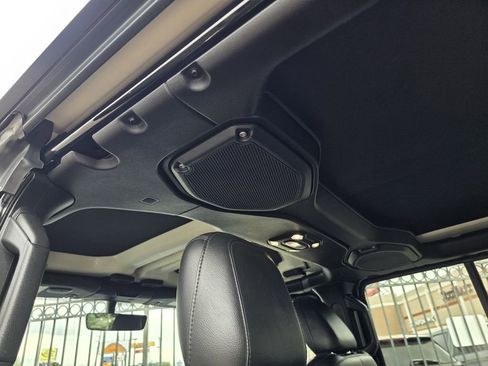 Used 2022 Jeep Wrangler Unlimited Sahara image 21