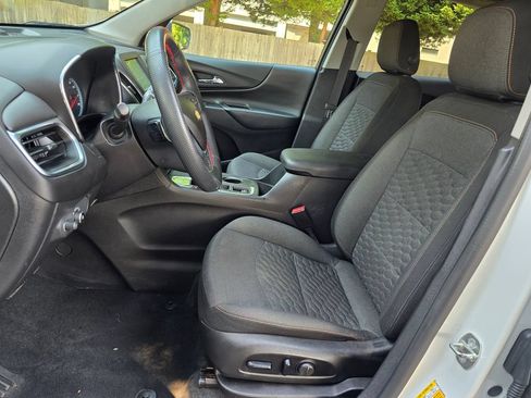 Used 2018 Chevrolet Equinox LT FWD image 23