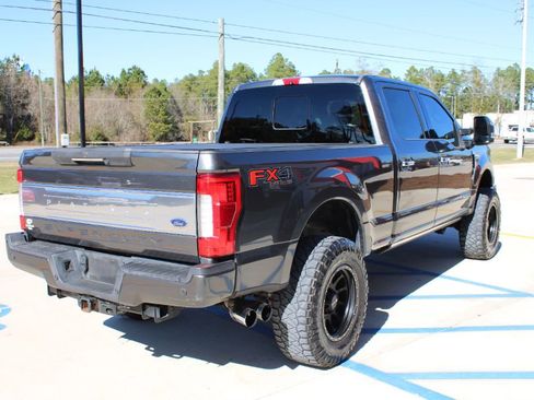 Used 2017 Ford F250 Platinum AWD/4WD image 4