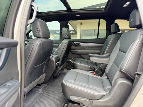 Used 2026 Buick Enclave Sport Touring w/ Power Package FWD image 10