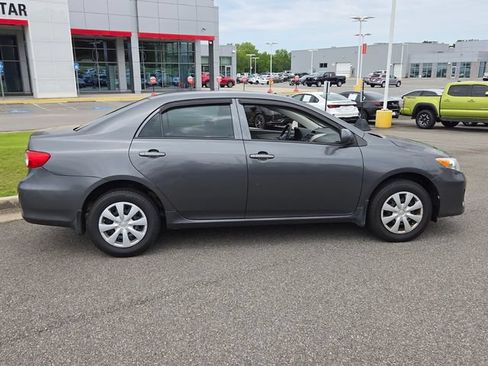 Used 2013 Toyota Corolla L FWD image 13
