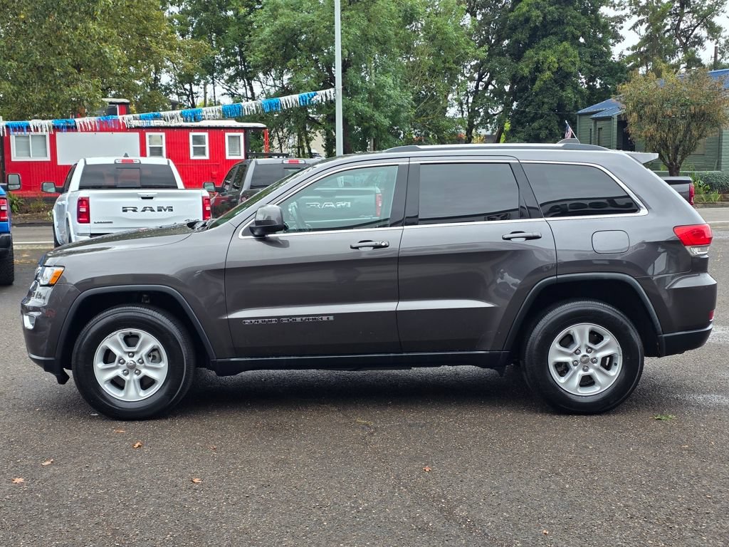 Used 2017 Jeep Grand Cherokee Laredo w/ Quick Order Package 23E AWD/4WD image 6