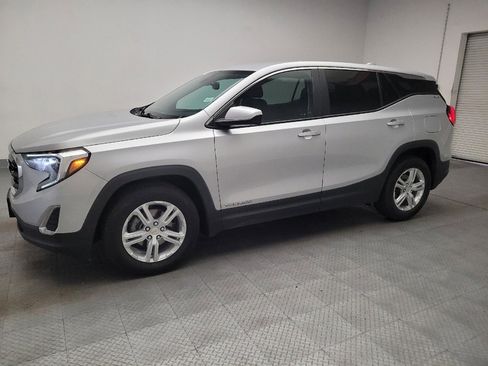 Used 2021 GMC Terrain SLE image 2