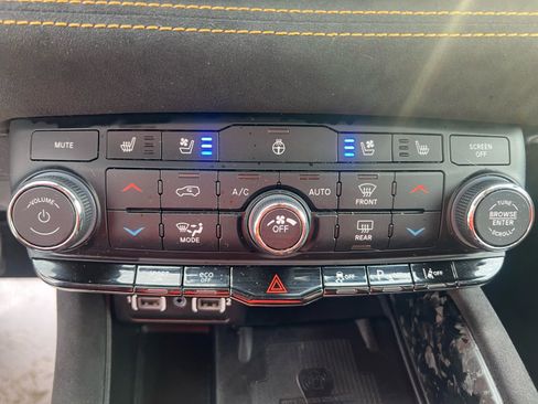 Used 2023 Dodge Durango R/T w/ Hemi Orange Plus Package image 28