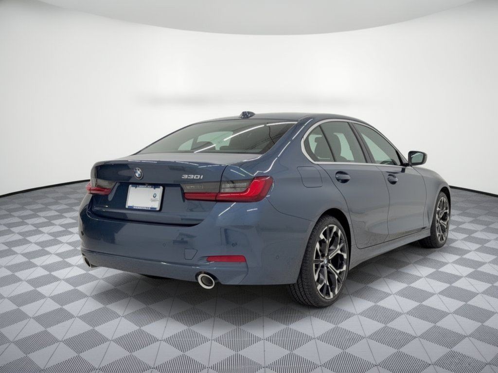 Certified 2025 BMW 330i Sedan RWD image 9