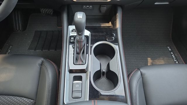 Used 2024 Nissan Altima 2.5 SR AWD/4WD image 8