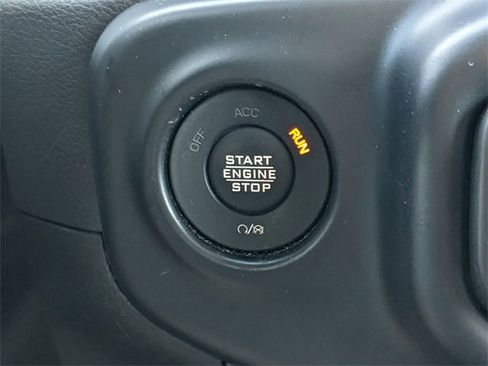 Certified 2022 Jeep Gladiator Mojave w/ Cold Weather Group image 25