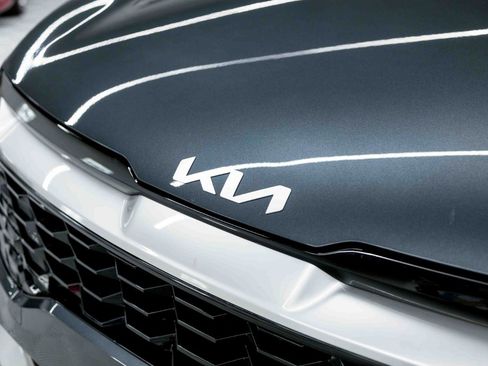 Used 2025 Kia Sportage EX w/ Premium Package image 14