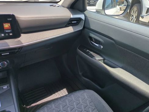 Used 2025 Nissan Kicks SV FWD image 18