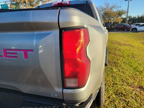 Used 2023 Chevrolet Colorado LT w/ LT Convenience Package image 17