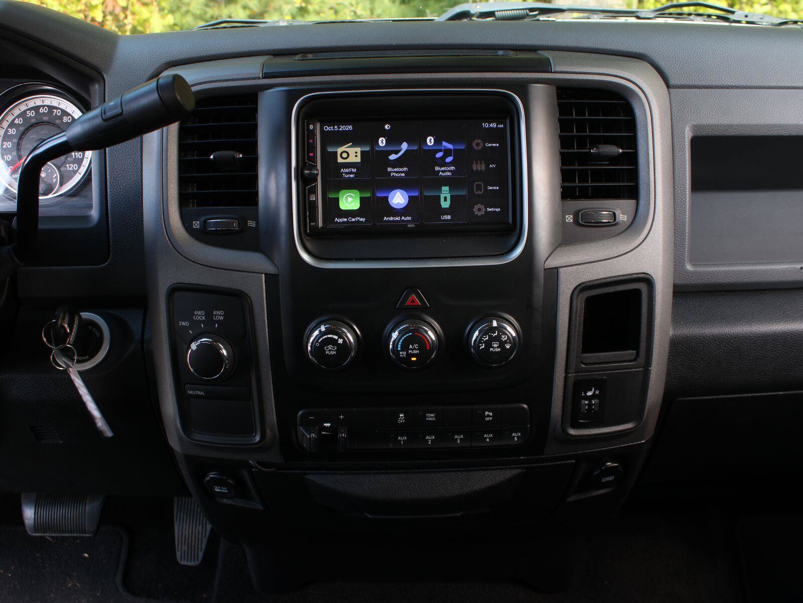 Used 2015 RAM 2500 Tradesman w/ Chrome Appearance Group AWD/4WD image 12