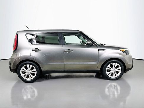Used 2016 Kia Soul + image 8