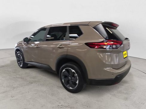 Used 2025 Nissan Rogue SV AWD/4WD image 7