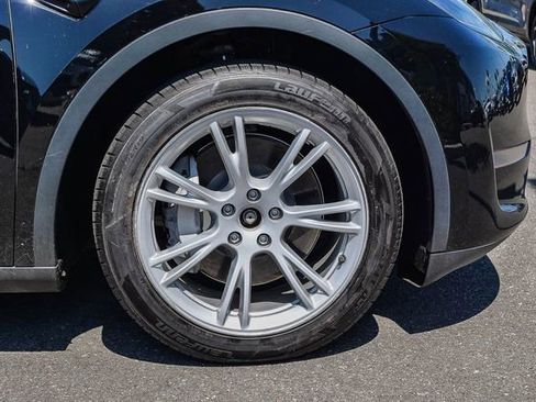 Used 2023 Tesla Model Y Long Range AWD/4WD image 10