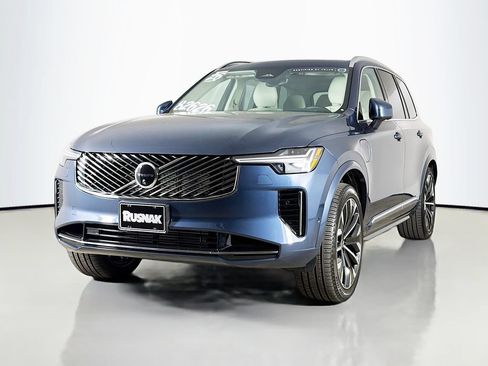 Certified 2026 Volvo XC90 T8 Ultra w/ Protection Package Premier AWD/4WD image 3