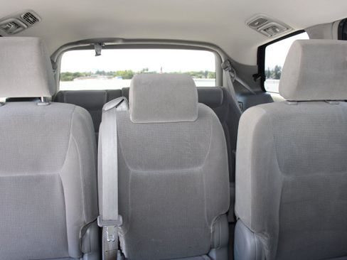 Used 2004 Toyota Sienna LE FWD image 20