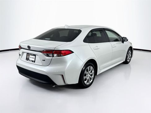 Used 2023 Toyota Corolla LE FWD image 2