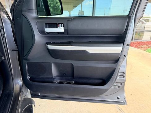 Used 2014 Toyota Tundra SR5 w/ SR5 Upgrade Package RWD image 36