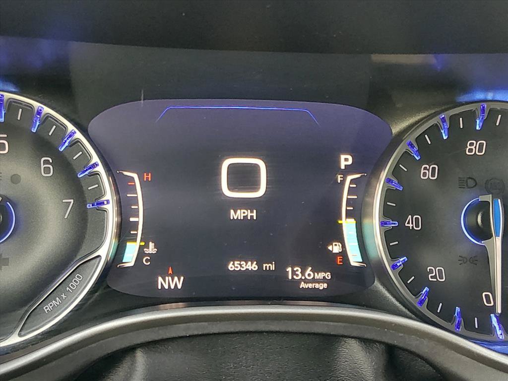 Used 2023 Chrysler Pacifica Touring-L FWD image 23