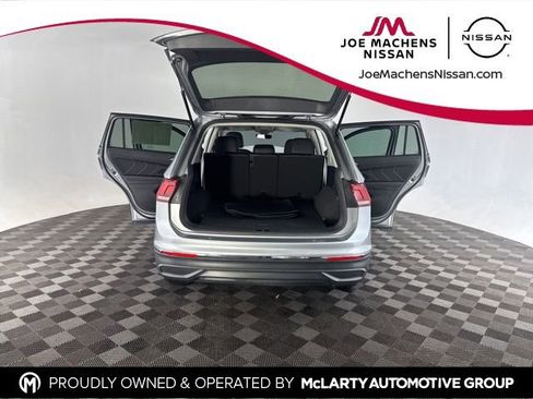 Used 2023 Volkswagen Tiguan SE AWD/4WD image 15