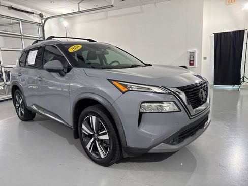 Used 2021 Nissan Rogue SL w/ Premium Package FWD image 2