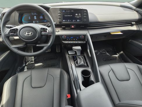 New 2026 Hyundai Elantra SEL Sport FWD image 10