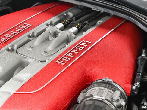 Used 2022 Ferrari 812 GTS image 33