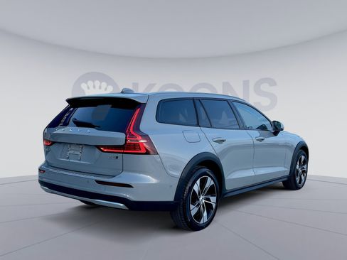 Certified 2024 Volvo V60 B5 Cross Country Plus image 7