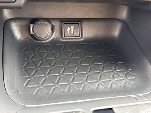Used 2025 Toyota RAV4 LE AWD/4WD image 25