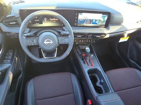 New 2026 Nissan Kicks SR w/ SR Premium Package FWD image 3