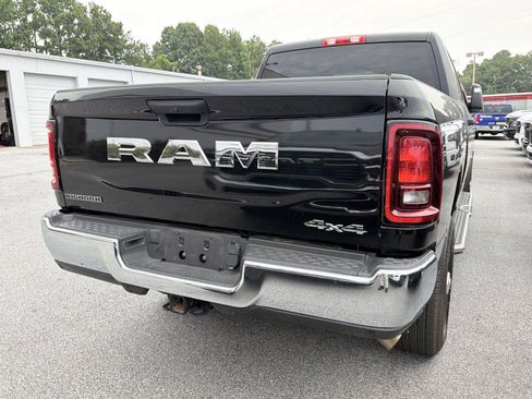 Used 2025 RAM 2500 Big Horn AWD/4WD image 5
