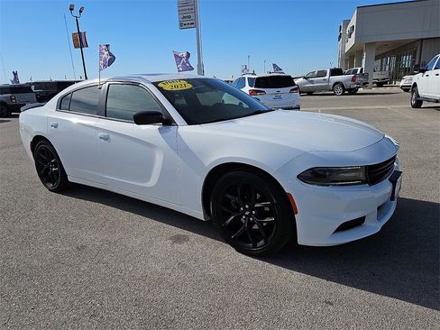 Used 2021 Dodge Charger SXT w/ Blacktop Package image 9
