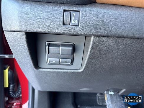 Used 2025 GMC Canyon AT4 image 27