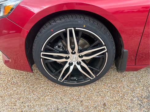 Used 2021 Honda Accord Touring image 12