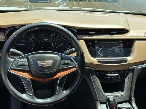 Used 2019 Cadillac XT5 Platinum AWD/4WD image 28