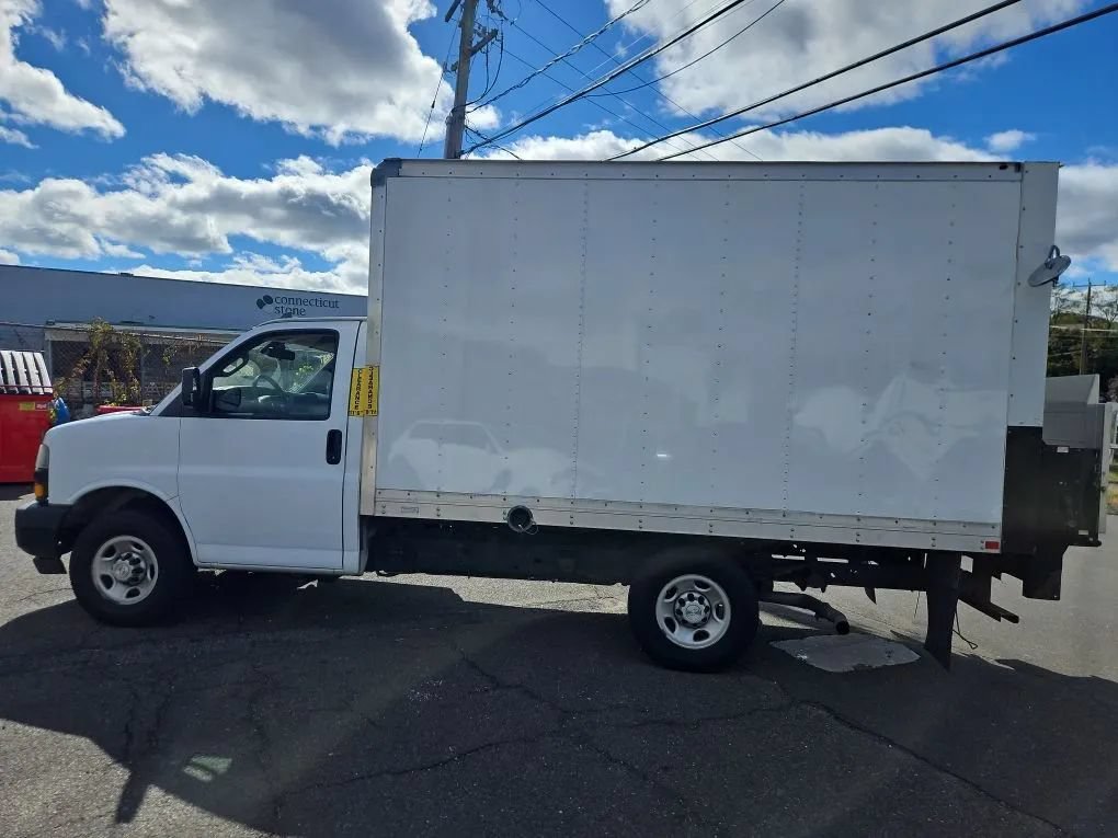 Used 2020 Chevrolet Express 3500 RWD image 11