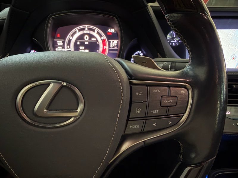 Used 2018 Lexus LS 500 w/ Luxury Package RWD image 30