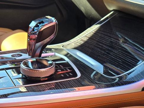 Used 2022 BMW X7 xDrive40i w/ M Sport Package image 32