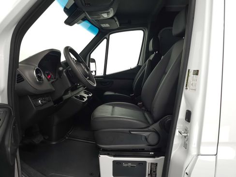 Used 2026 Mercedes-Benz Sprinter 2500 image 7