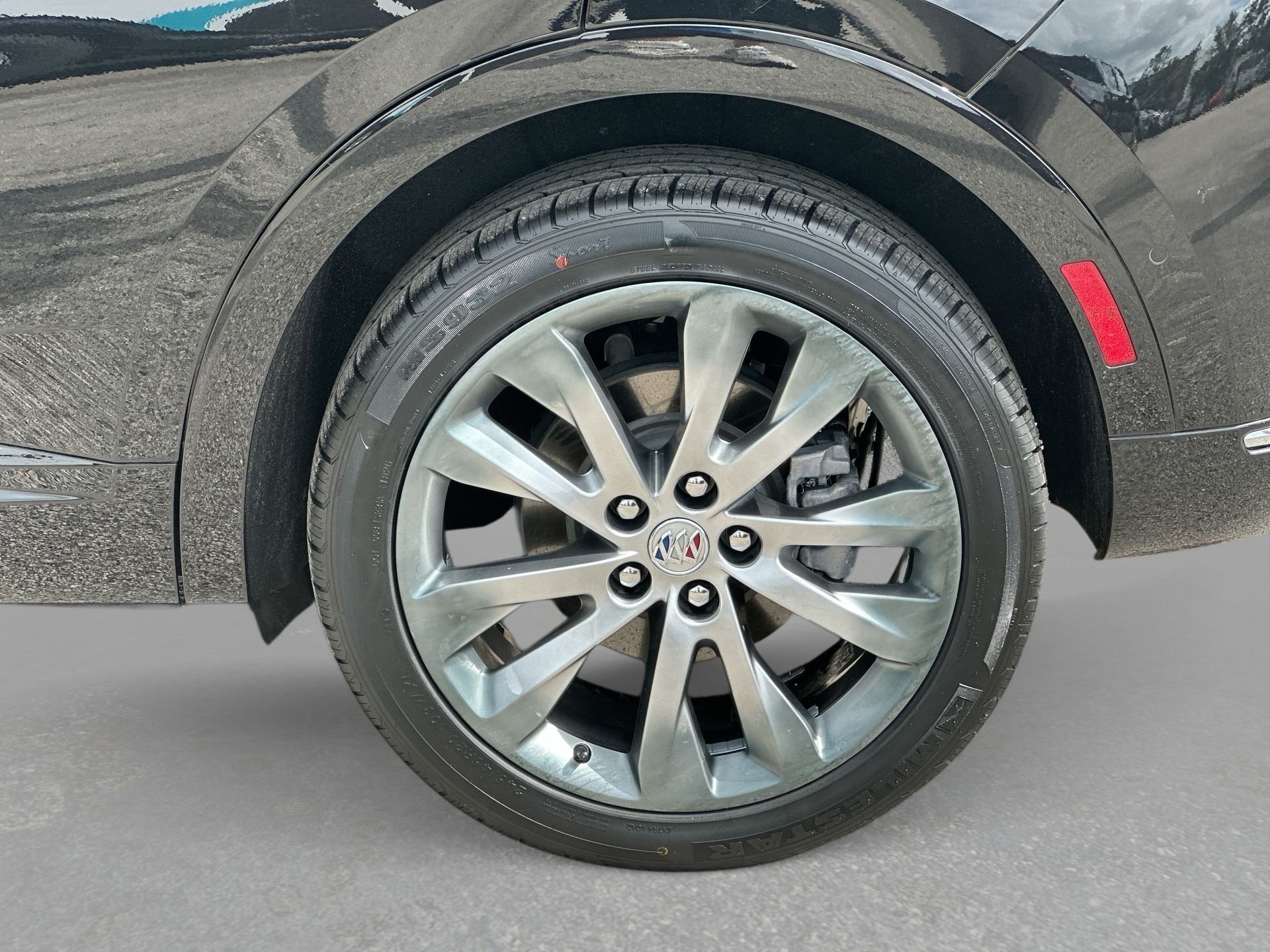Certified 2023 Buick Envision Avenir FWD image 33