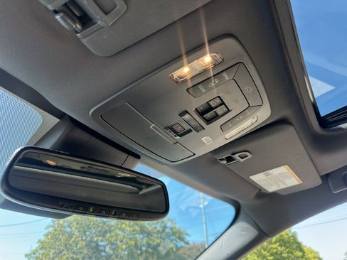 Used 2022 Toyota Sienna XLE FWD image 30