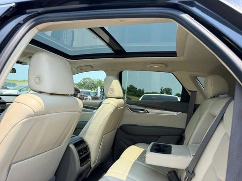 Used 2021 Cadillac XT5 Premium Luxury FWD image 11