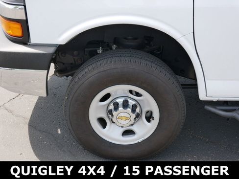 Used 2024 Chevrolet Express 3500 LT w/ LT Preferred Equipment Group RWD image 7