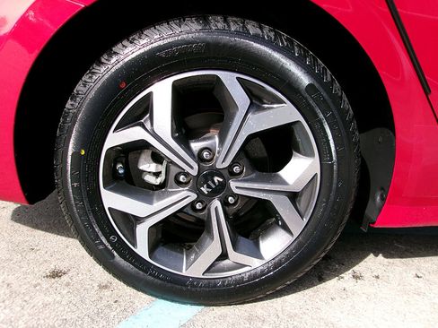 Used 2021 Kia Forte LXS FWD image 8