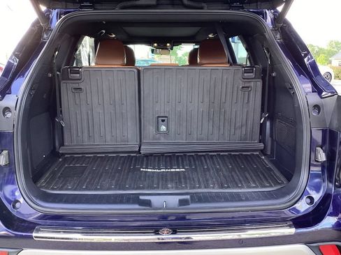 Used 2021 Toyota Highlander Platinum AWD/4WD image 11