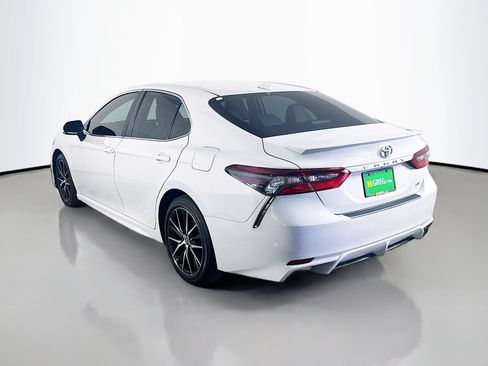 Used 2024 Toyota Camry SE w/ Convenience Package FWD image 7