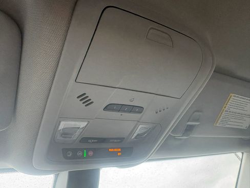 Used 2018 Chevrolet Equinox LT image 29