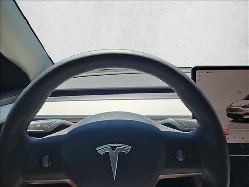 Used 2025 Tesla Model Y Long Range AWD/4WD image 11