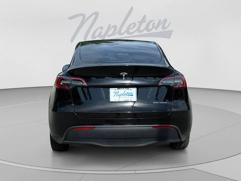Used 2024 Tesla Model Y Long Range AWD/4WD image 4