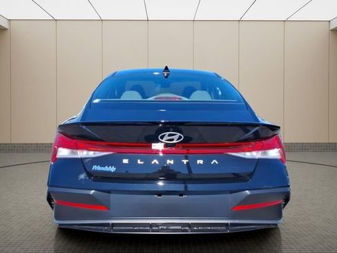 New 2026 Hyundai Elantra SEL Sport FWD image 8